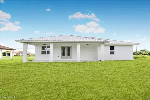 7026 Berwick Cir, Labelle, FL 33935 photo 34