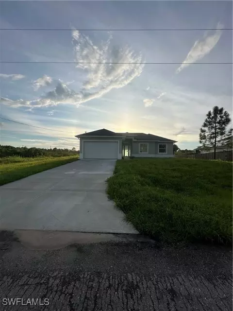 507 Scott Ave, Lehigh Acres, FL 33972 photo 2