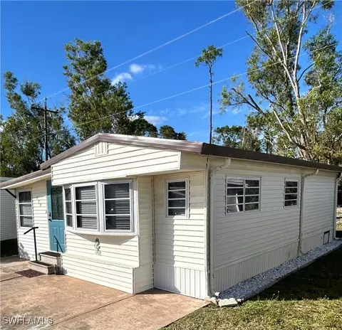 228 Caravan Cir, North Fort Myers, FL 33903