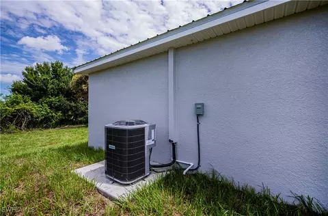 9028 N Largo Ct, Labelle, FL 33935 photo 7