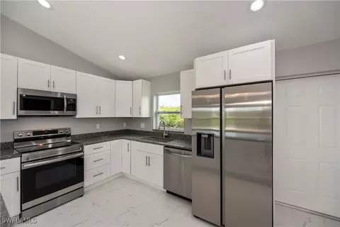 9028 N Largo Ct, Labelle, FL 33935 photo 21