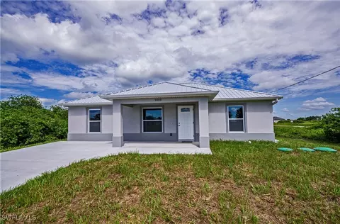 9028 N Largo Ct, Labelle, FL 33935
