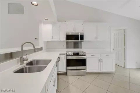Kitchen - 2221 Royal Ln, Naples, FL 34112 photo 3 of 4