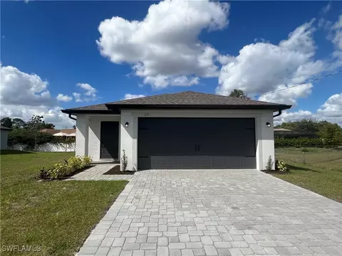 170 Blackstone Dr, Fort Myers, FL 33913