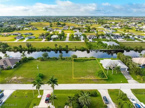 2810 NW 4th St, Cape Coral, FL 33993