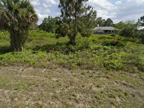 744 Long Distance Ln, Lehigh Acres, FL 33974