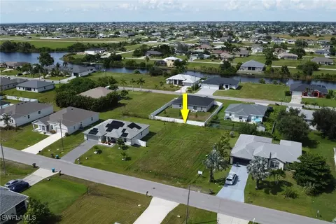 2827 SW 2nd Ln, Cape Coral, FL 33991