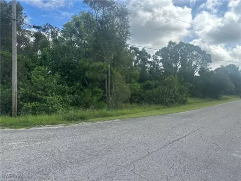 439 Jaipur Dr, Lehigh Acres, FL 33974