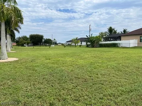 1417 NE 18th Pl, Cape Coral, FL 33909