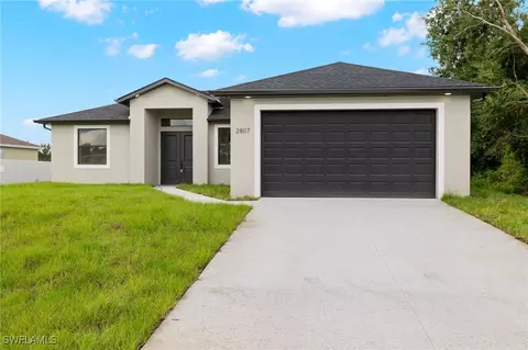 2807 48th St SW, Lehigh Acres, FL 33976