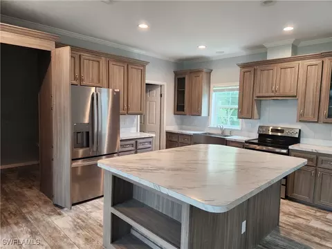 652 Magnolia Ave, Labelle, FL 33935 photo 11
