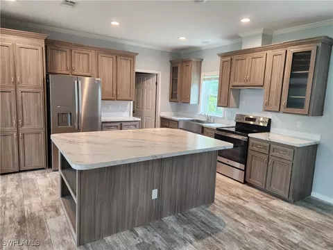 652 Magnolia Ave, Labelle, FL 33935 photo 9