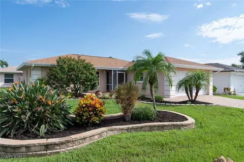 9744 Foxglove Cir, Fort Myers, FL 33919