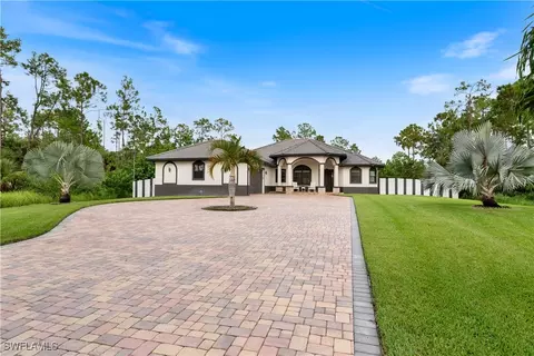 718 Palmetto Ave, Lehigh Acres, FL 33972