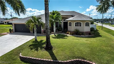 304 NE 7th St, Cape Coral, FL 33909