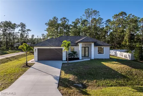 701 W 9th St, Lehigh Acres, FL 33972