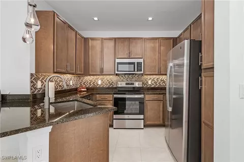 7498 Rockefeller Dr, Naples, FL 34119 photo 5