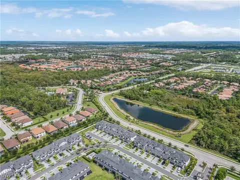 7498 Rockefeller Dr, Naples, FL 34119 photo 22