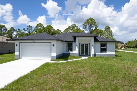 3733 Kelsey St, Fort Myers, FL 33905