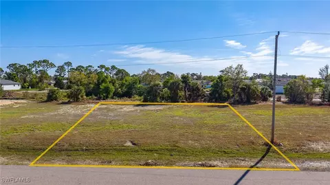 3577 NE 9th Ave, Cape Coral, FL 33909