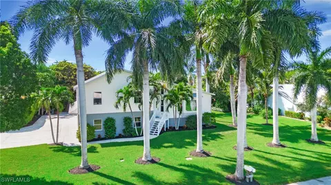 28250 Sunset Dr, Bonita Springs, FL 34134