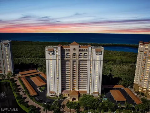 6585 Nicholas Blvd #905, Naples, FL 34108