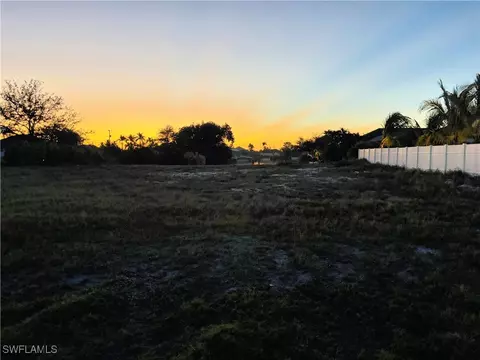 1210 SW Santa Barbara Pl, Cape Coral, FL 33991