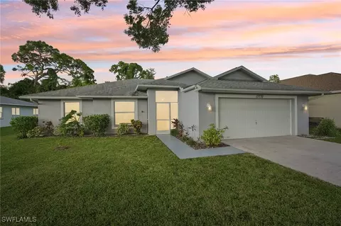 13770 Willow Bridge Dr, North Fort Myers, FL 33903