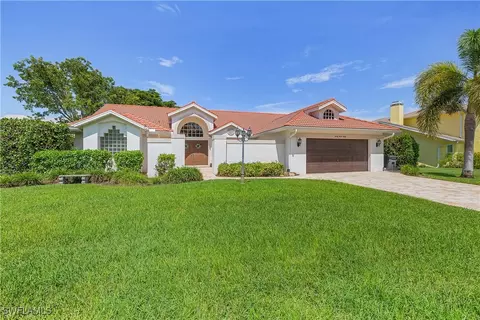 6760 Willow Lake Cir, Fort Myers, FL 33966