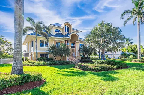 1563 Sand Castle Rd, Sanibel, FL 33957