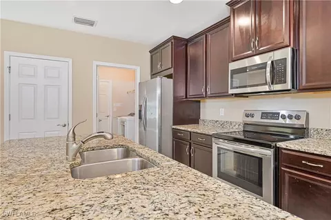 4346 Dutchess Park Rd, Fort Myers, FL 33916