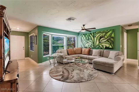 472 Palm River Blvd, Naples, FL 34110