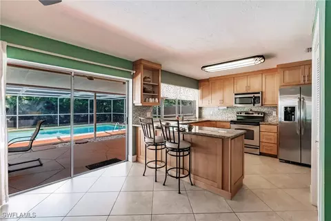 472 Palm River Blvd, Naples, FL 34110 photo 4