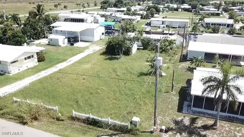 4731 Flamingo Dr, Other, FL 33956