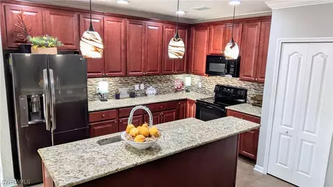 1812 NW 37th Ave, Cape Coral, FL 33993