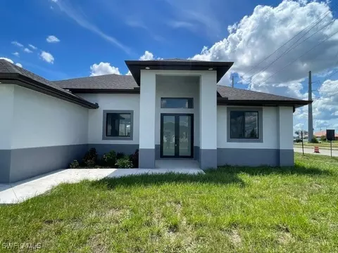 4 NE 8th Ter, Cape Coral, FL 33909