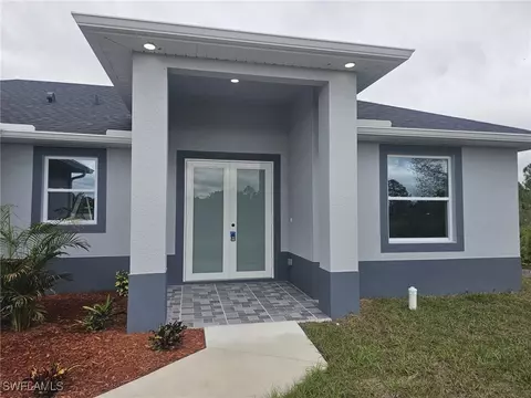 3018 43rd St W, Lehigh Acres, FL 33971