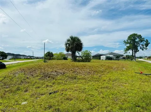 3806 21st St W, Lehigh Acres, FL 33971