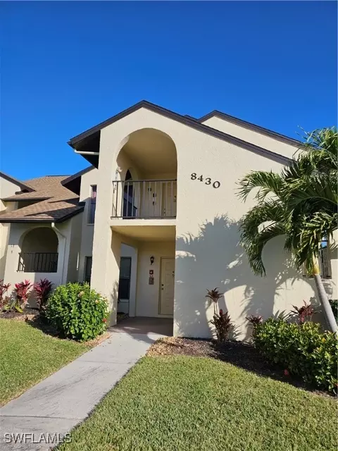 8430 Charter Club Cir #18, Fort Myers, FL 33919