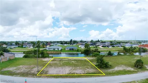 618 NW 9th St, Cape Coral, FL 33993