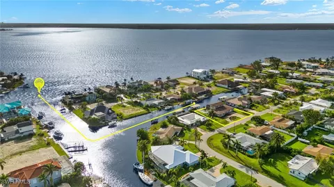 5811 SW 1st Pl, Cape Coral, FL 33914