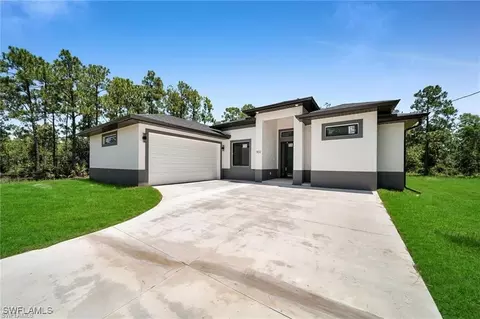 902 Canton Ave, Lehigh Acres, FL 33972