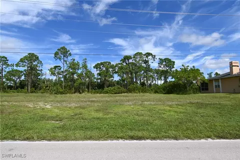 13 Wilmington Pkwy, Cape Coral, FL 33993
