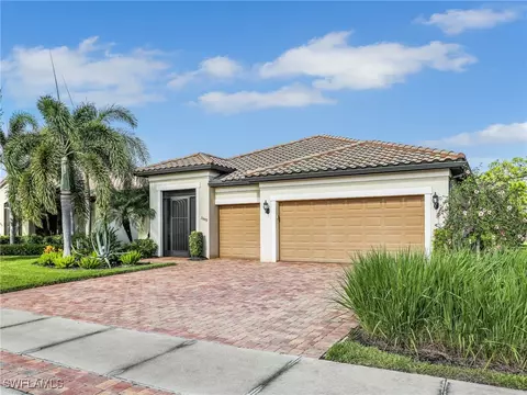 20498 Black Tree Ln, Estero, FL 33928 photo 3
