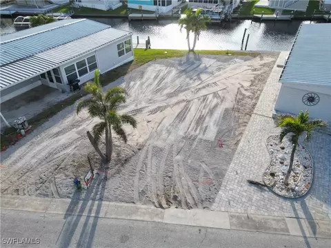 17740 Bryan Ct, Fort Myers Beach, FL 33931