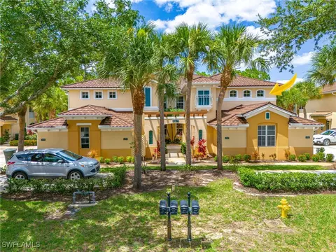 10511 Sevilla Dr #202, Fort Myers, FL 33913