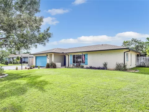 Exterior - 208 Mentor Dr, Naples, FL 34110 photo 3 of 10