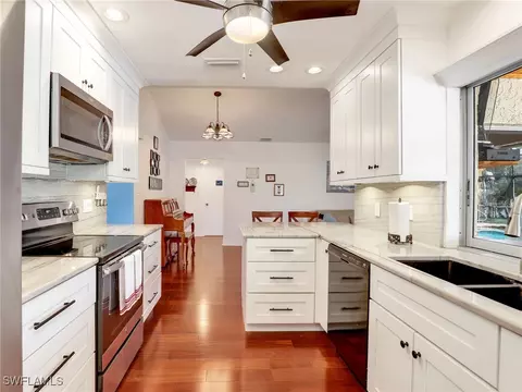 Kitchen - 208 Mentor Dr, Naples, FL 34110 photo 3 of 4