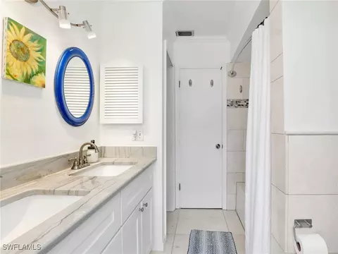 Bath - 208 Mentor Dr, Naples, FL 34110 photo 4 of 4
