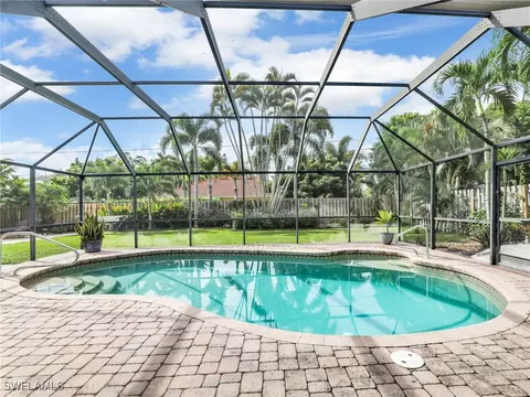 Exterior - 208 Mentor Dr, Naples, FL 34110 photo 4 of 10